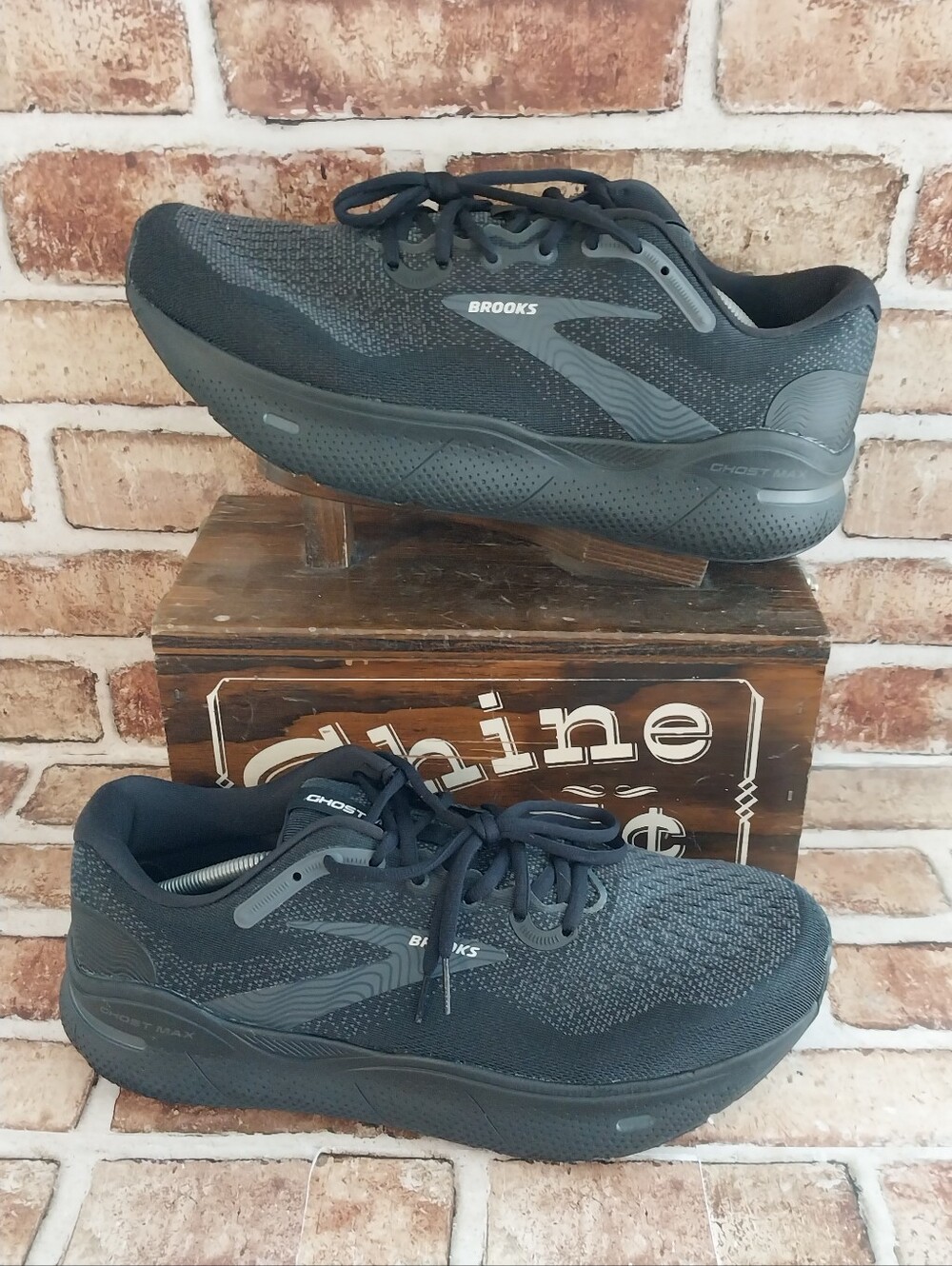 Pre-owned 2023 Brooks Ghost Max